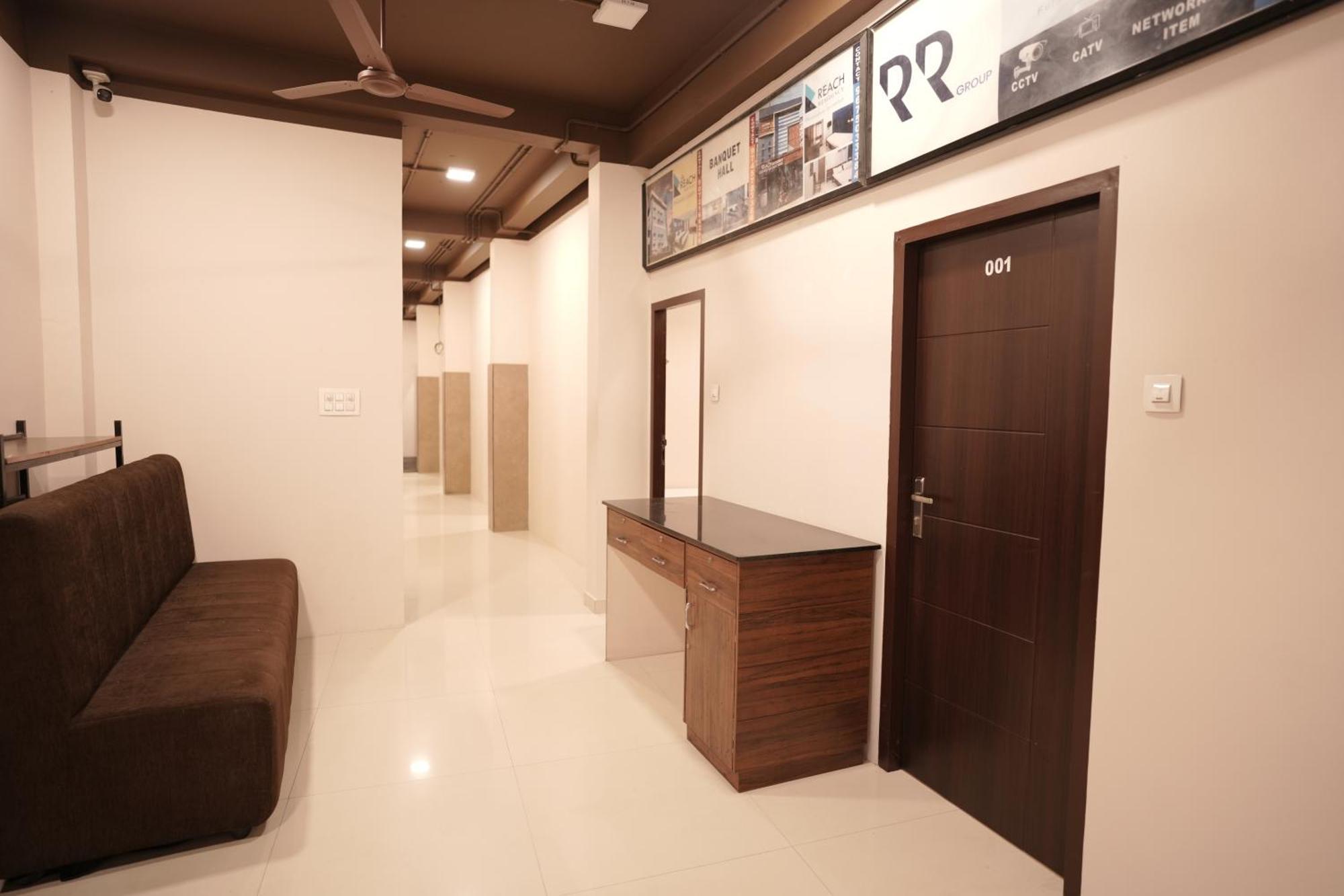Reach Residency Hotel Kochi Eksteriør billede