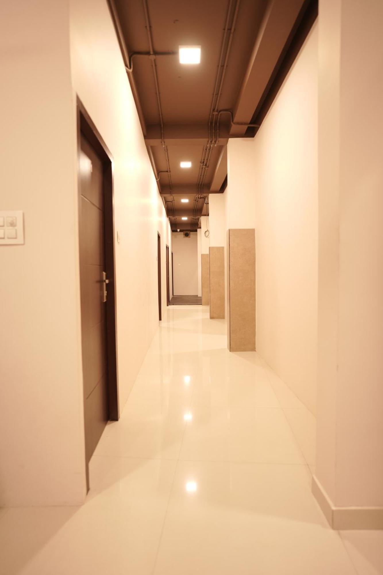 Reach Residency Hotel Kochi Eksteriør billede