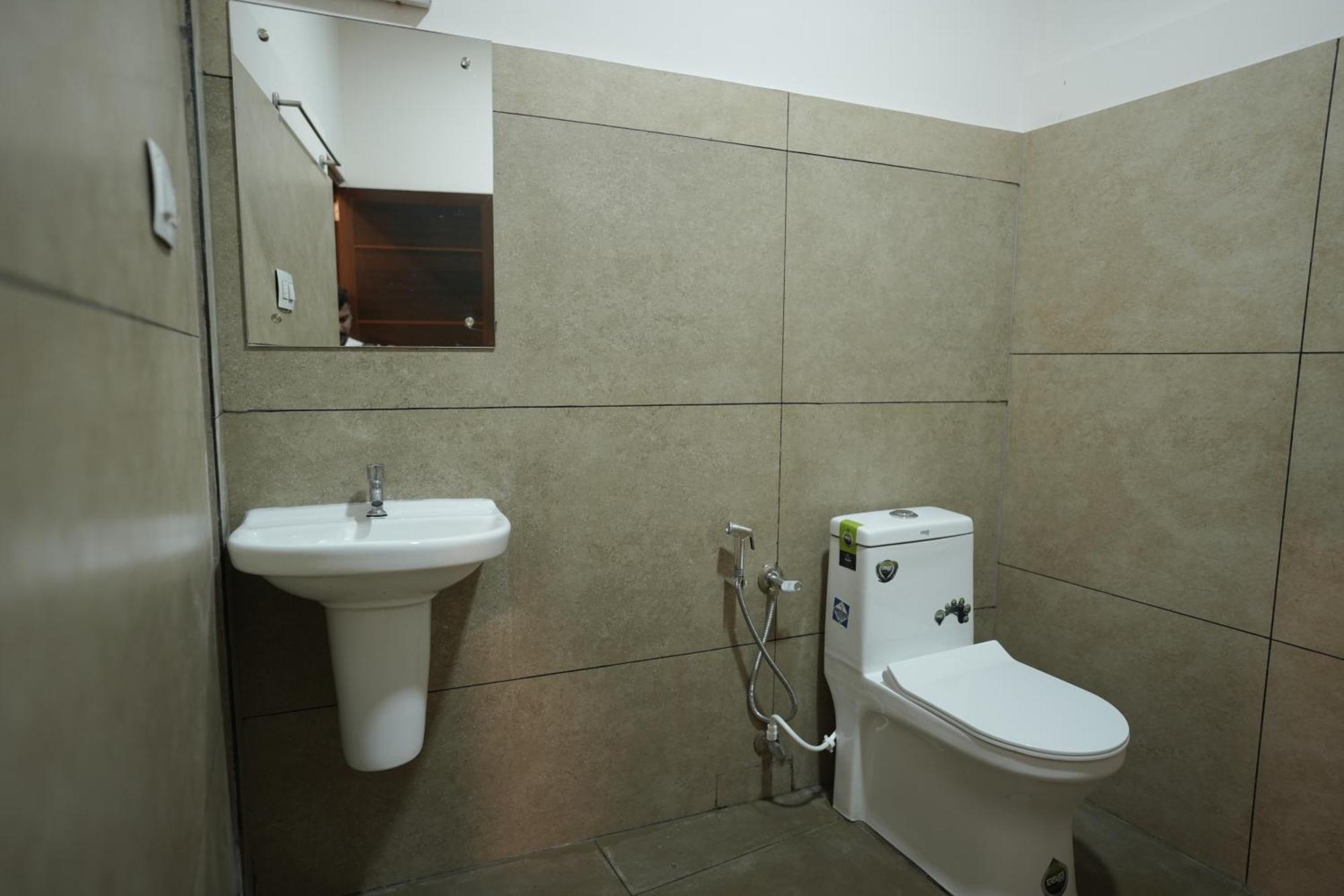 Reach Residency Hotel Kochi Eksteriør billede